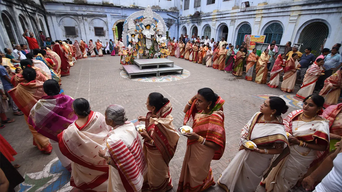 The greatest festival of West Bengal, Durga Puja to be held on the 21st and 22nd October, celebrates victory of good over evil 