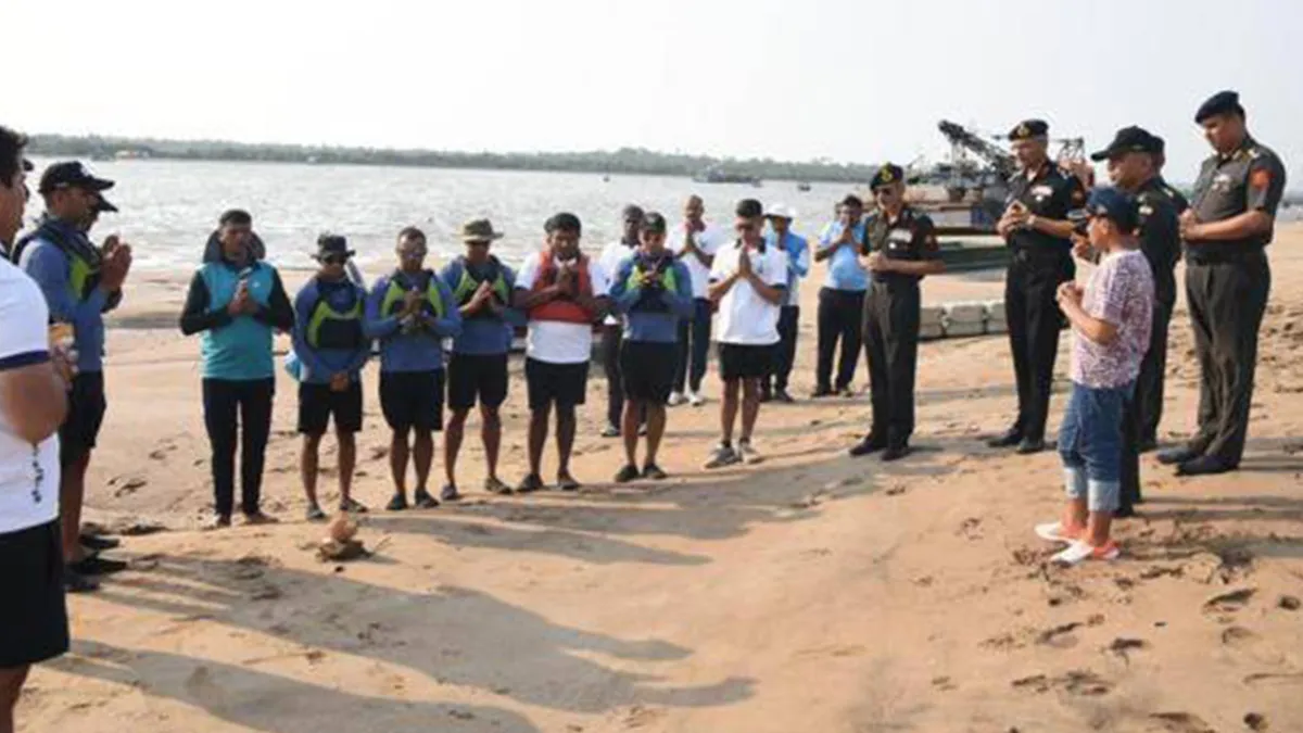 Twelve Indian Army officers from the Pune-based College of Military Engineering have boarded on the Blue Water Sailing Expedition