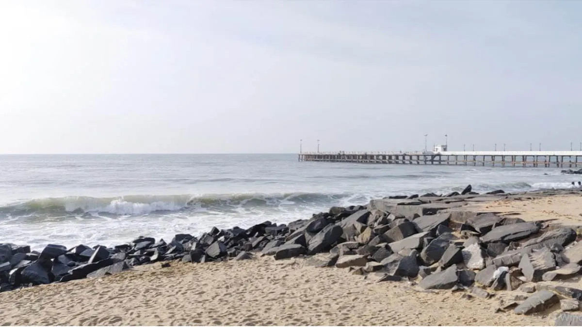 Committee formed to analyse the cause of red colour of Promenade Beach, Puducherry and take remedial action