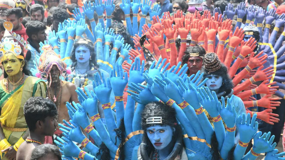 11-day Dasara celebrations ended on a grand note with ‘Soorasamharam’ at the famous Mutharamman Temple in Thoothukudi district on Tuesday