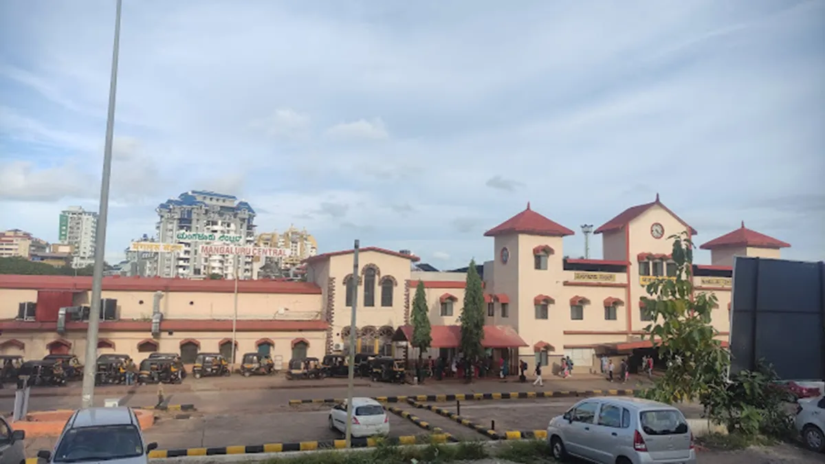    OHE has been installed at one of Mangaluru Central Railway Station's three pit lines by the Southern Railway's Palakkad Division