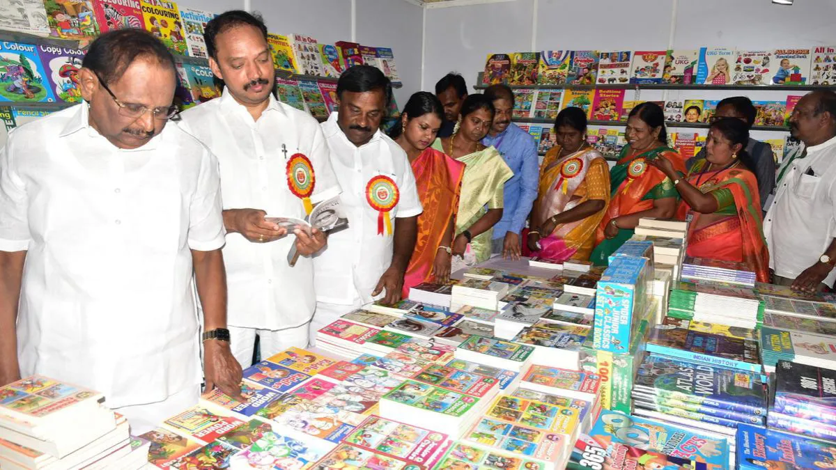 Sixth book fair was hosted by the district govt and TN Science Forum at Pudukottai 