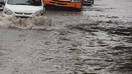 Delhi Chief Minister Mr. Arvind Kejriwal to hold a meeting to discuss waterlogging caused by torrential rains in the city